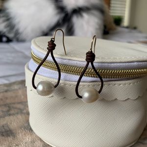UNO de 50 Pearl Earrings